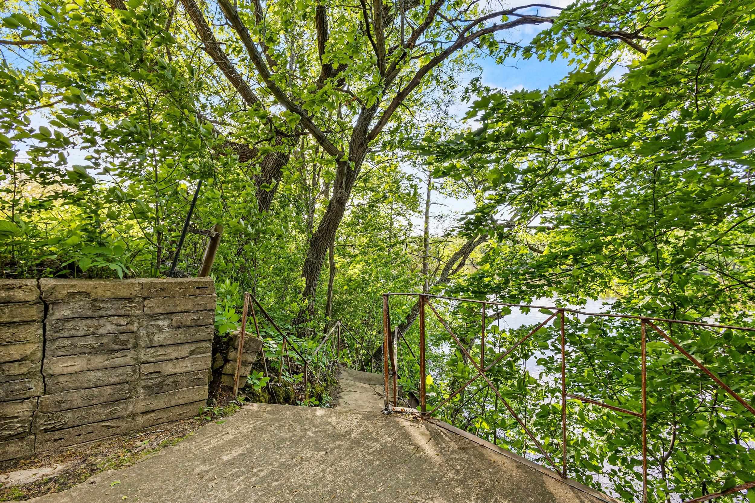 N5101 Hemlock Street