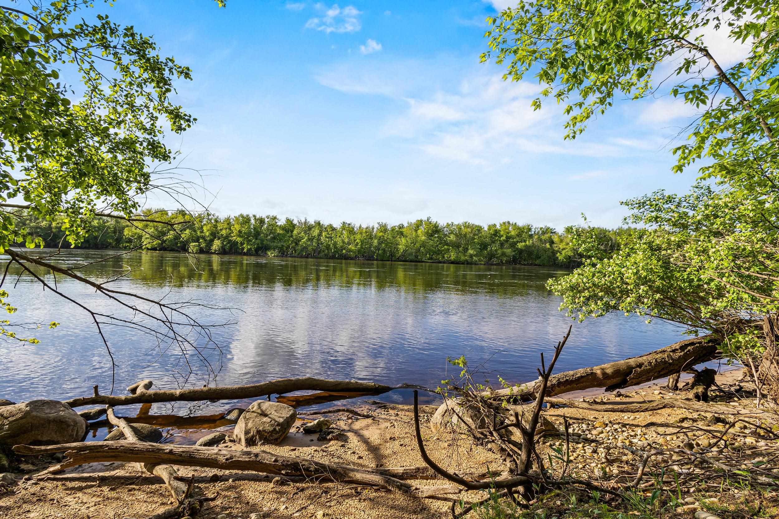 N5101 Hemlock Street