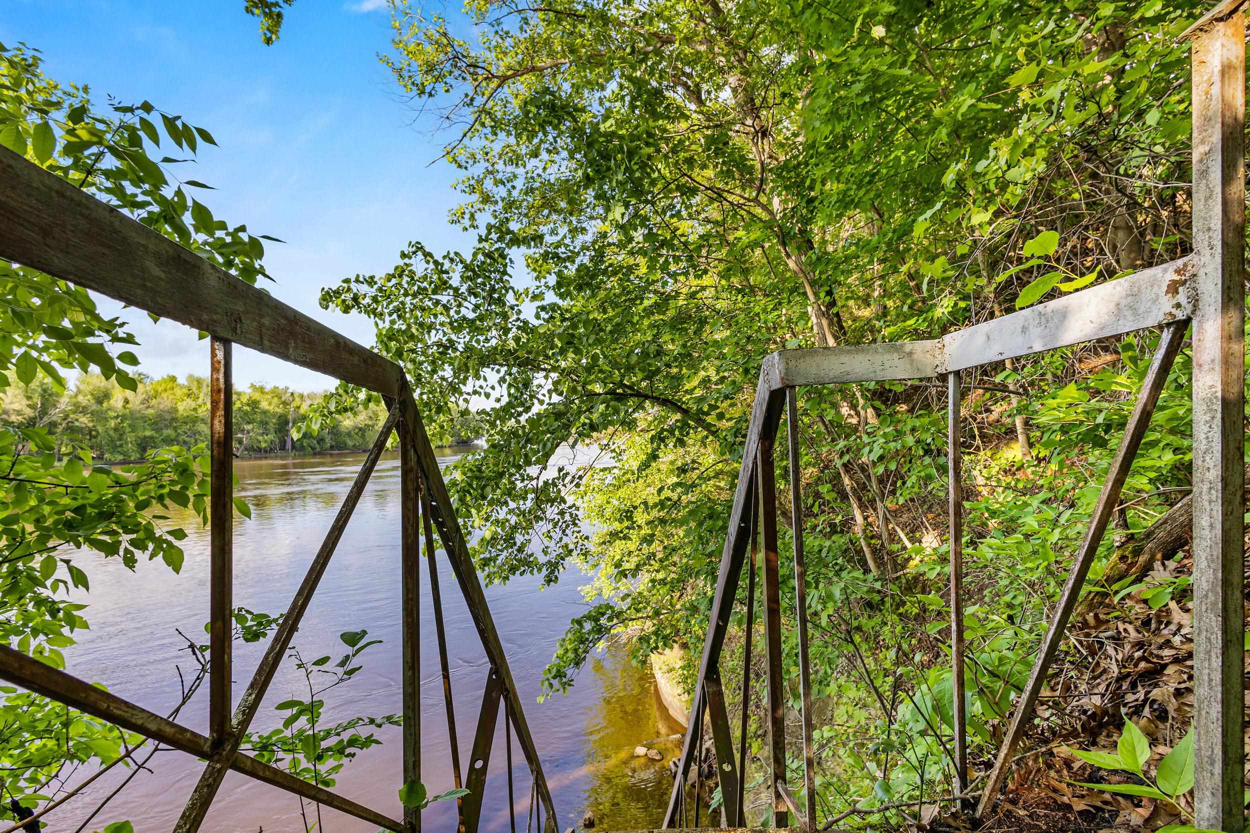 N5101 Hemlock Street