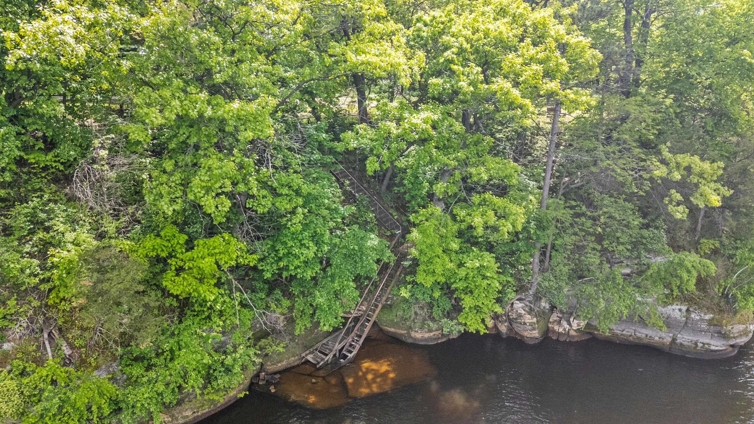 N5101 Hemlock Street