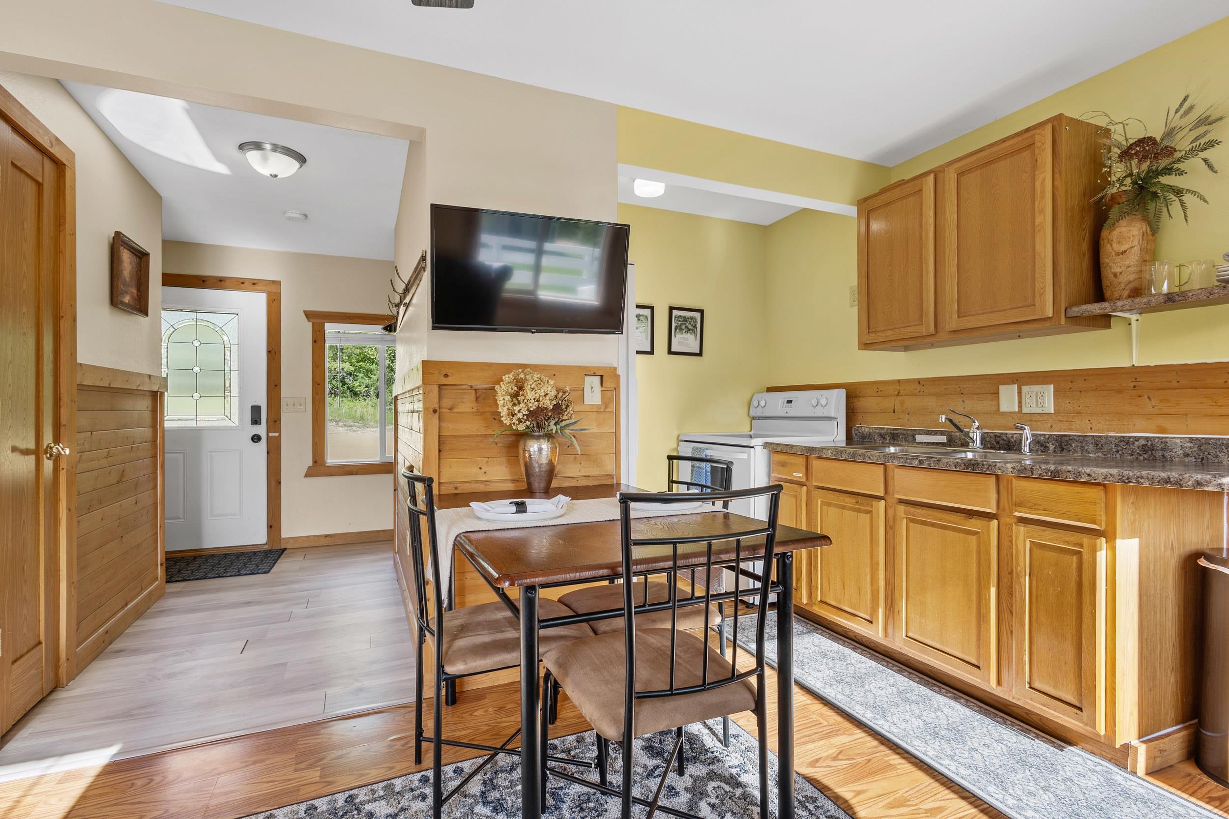 N5101 Hemlock Street