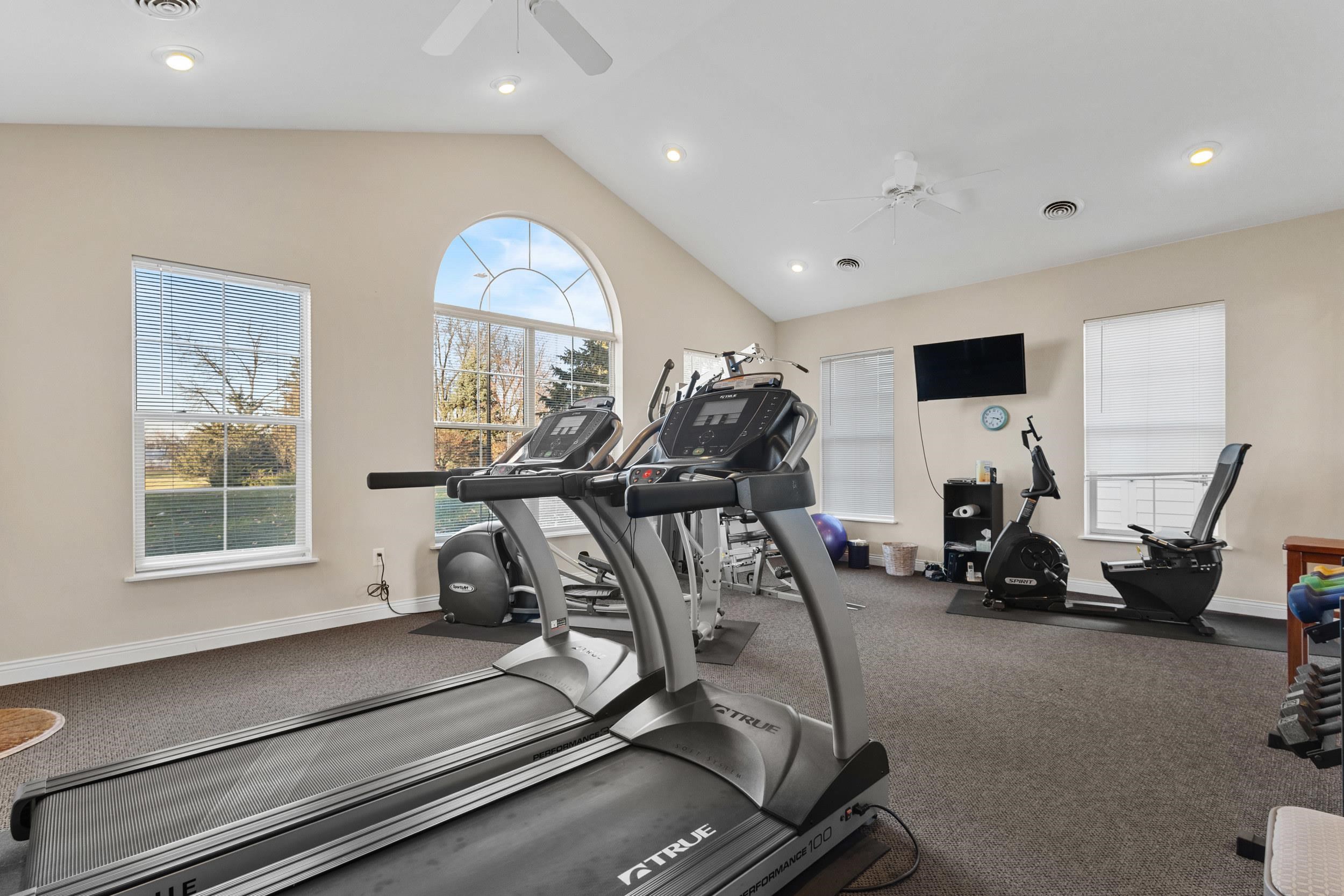 10 Pond View Way