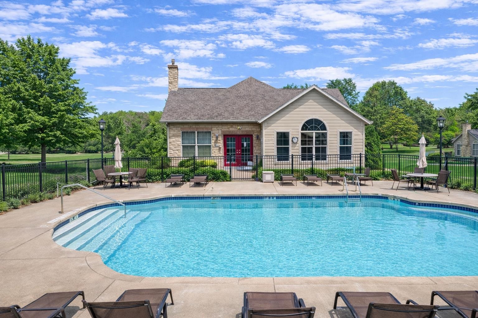 10 Pond View Way