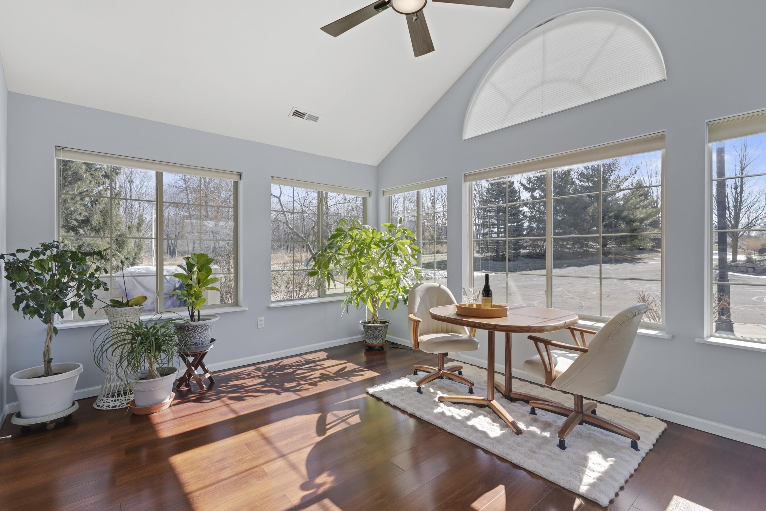 10 Pond View Way