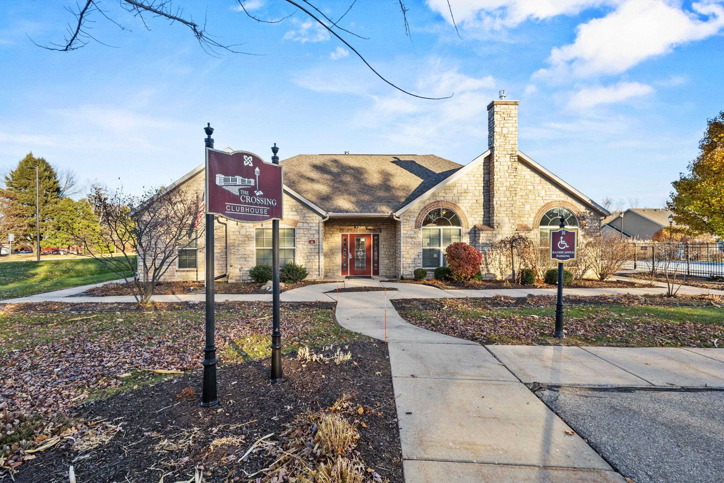 10 Pond View Way