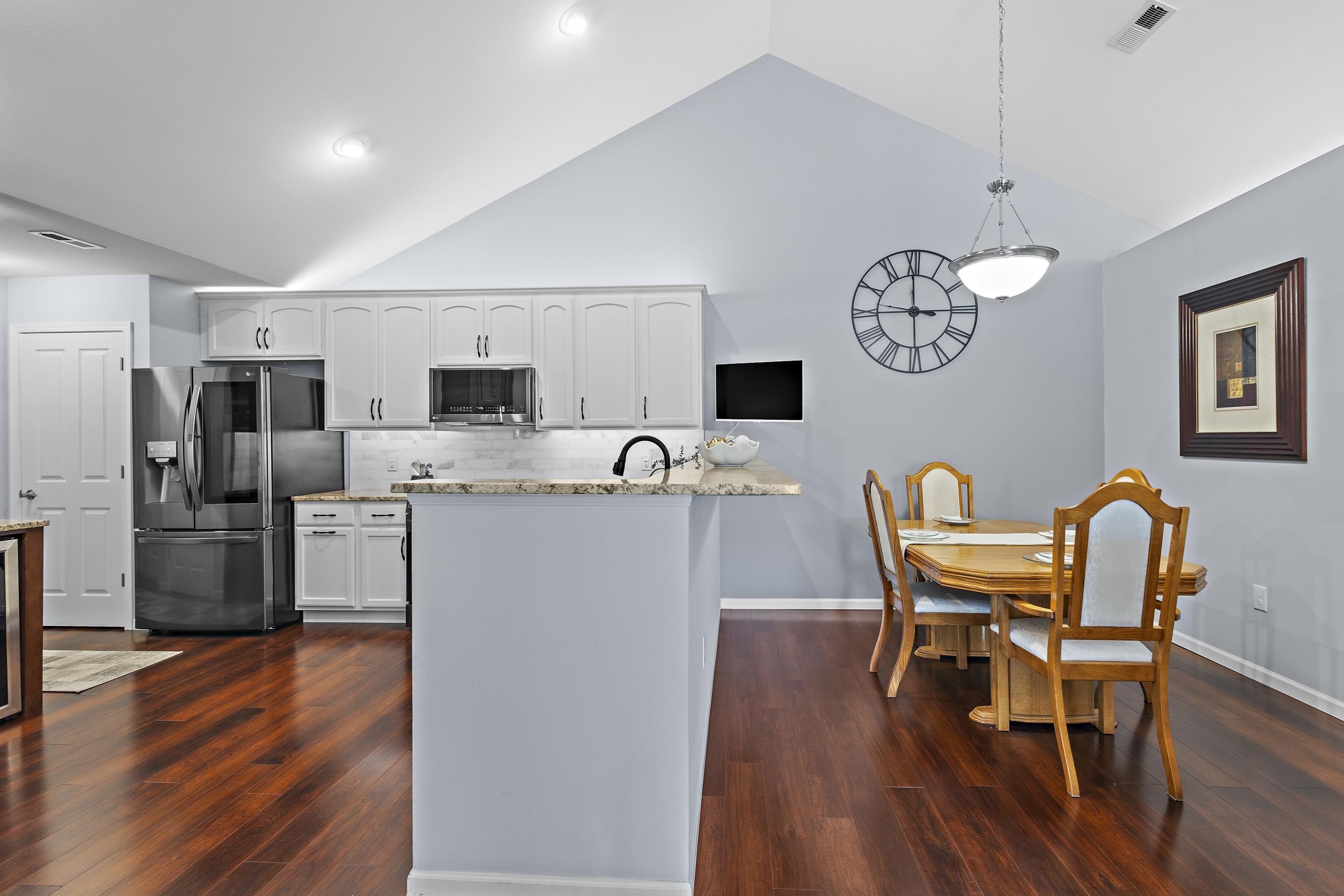 10 Pond View Way