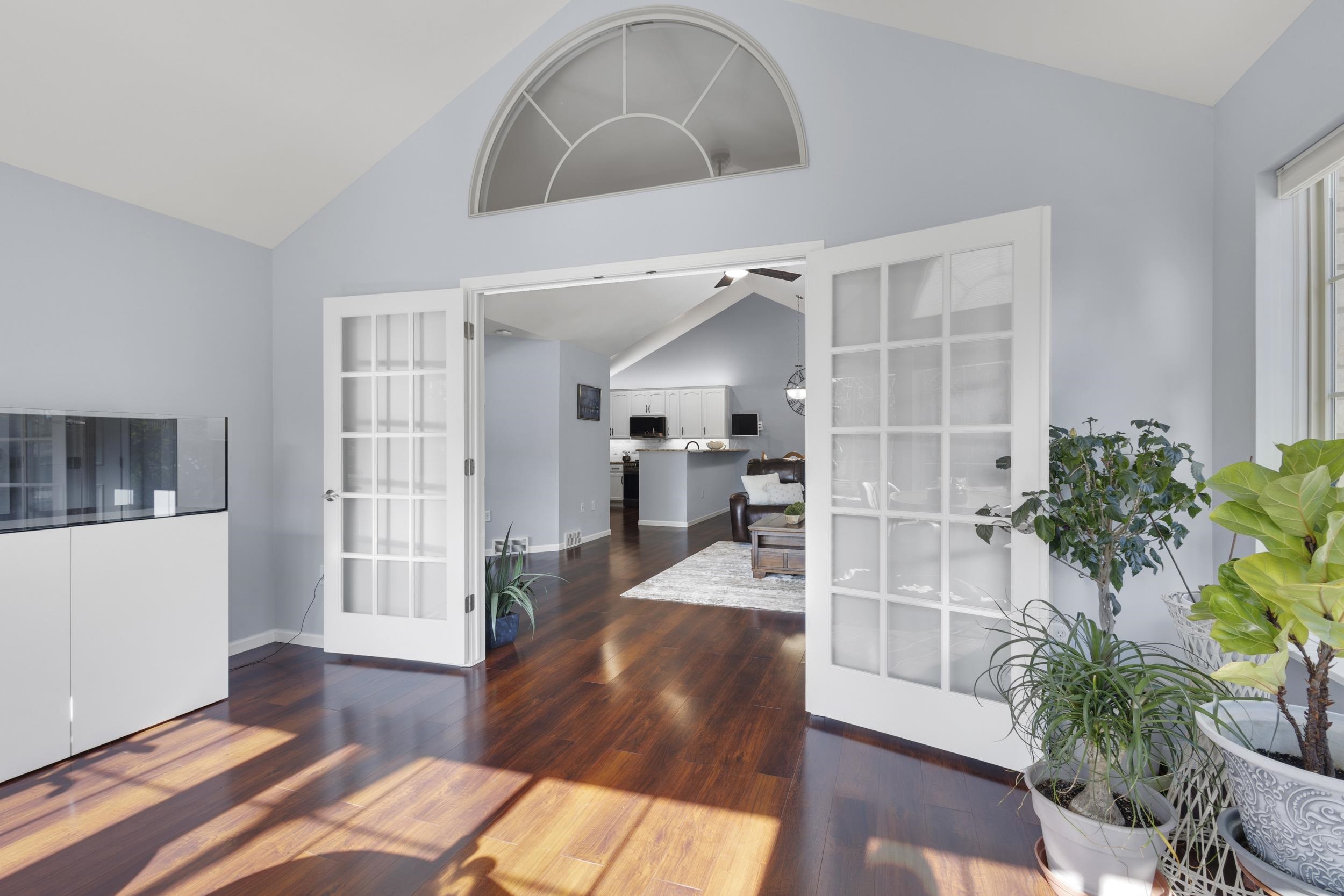10 Pond View Way