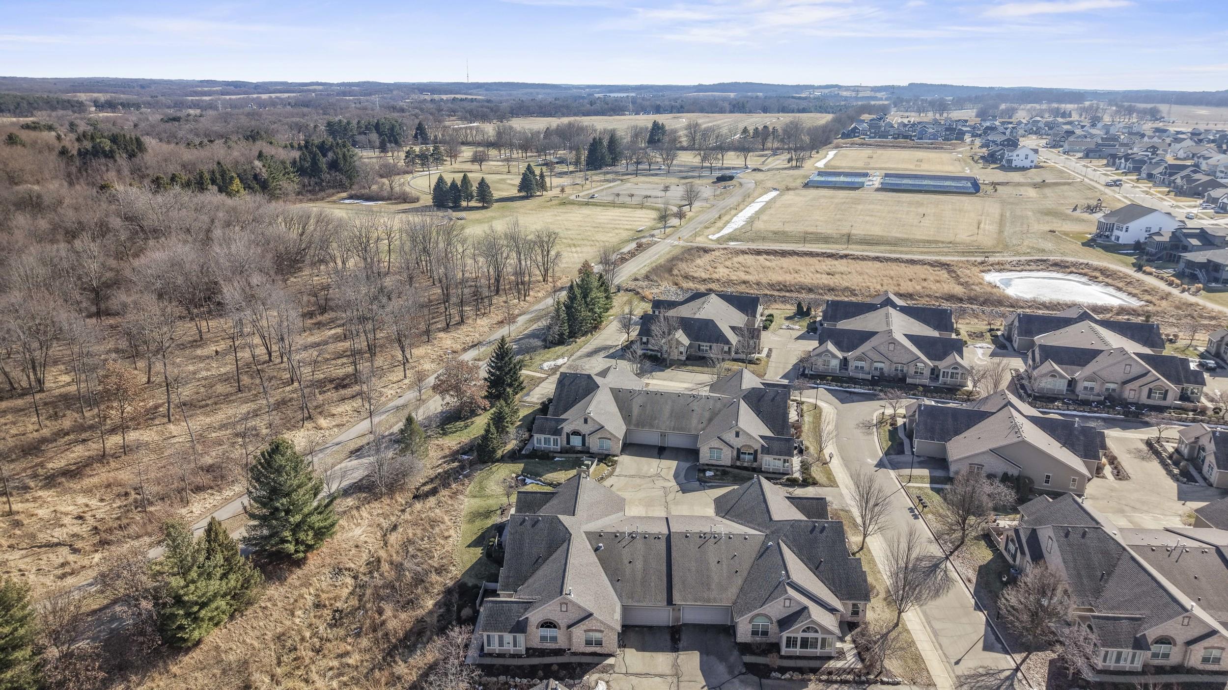 10 Pond View Way