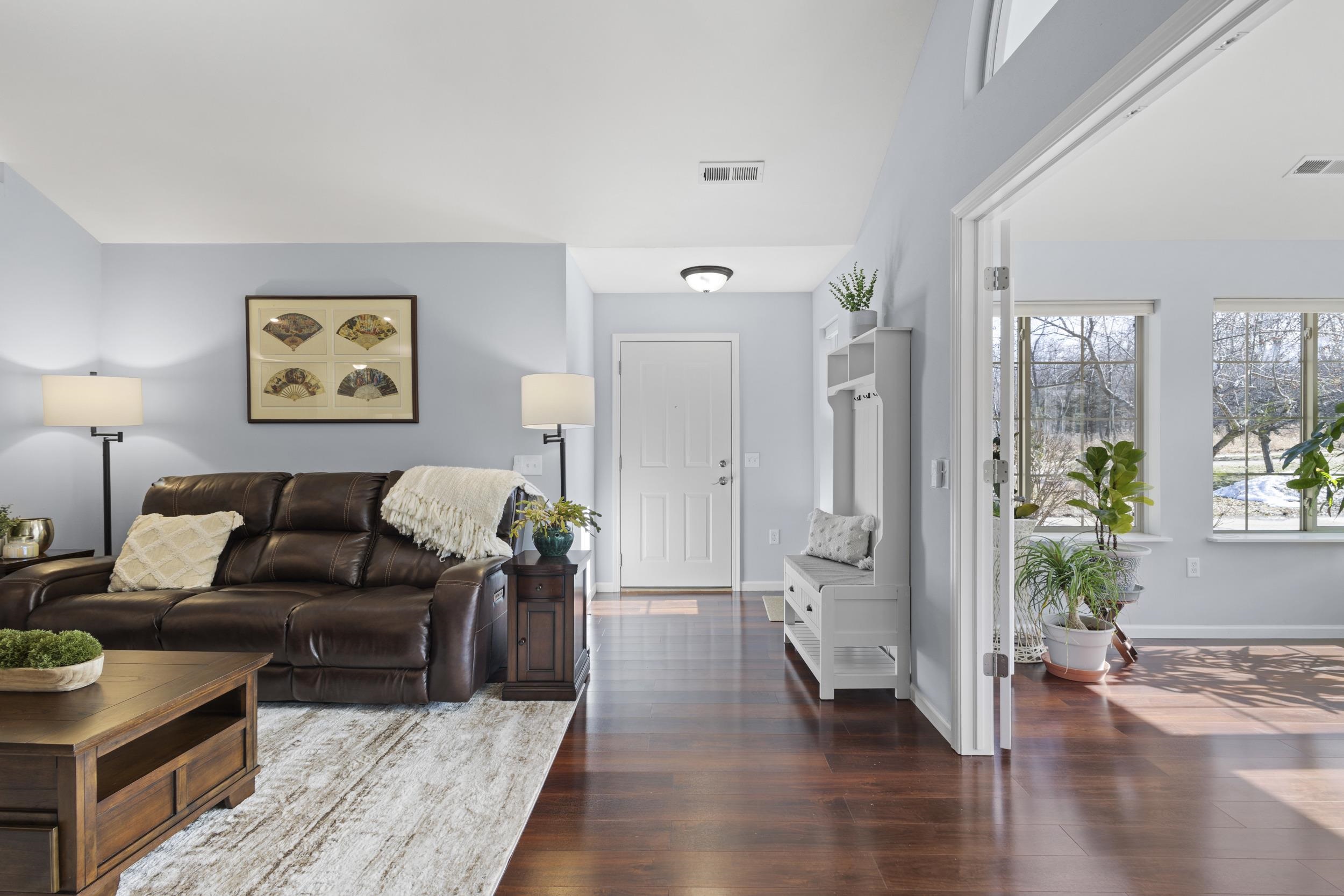 10 Pond View Way