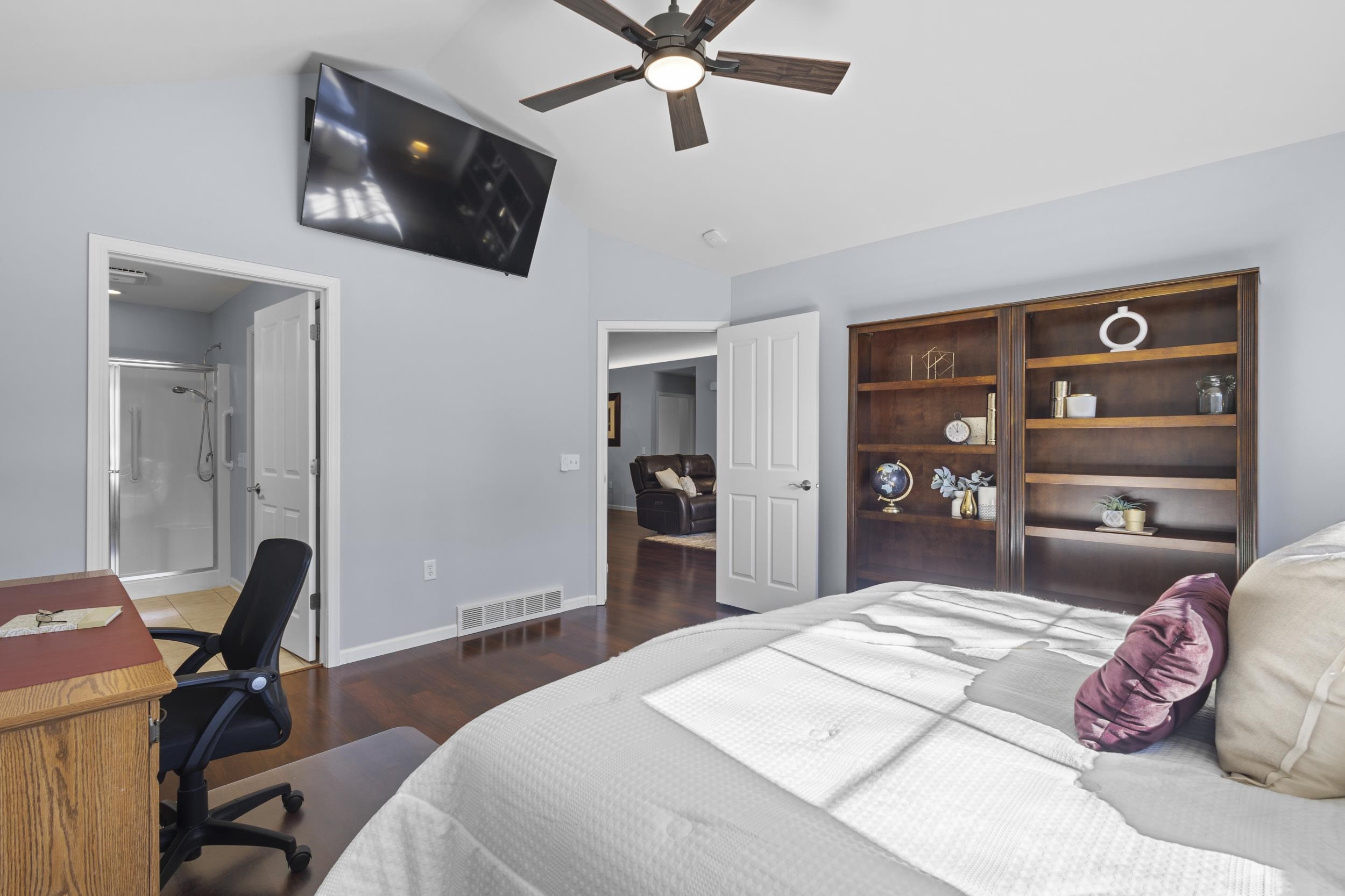 10 Pond View Way