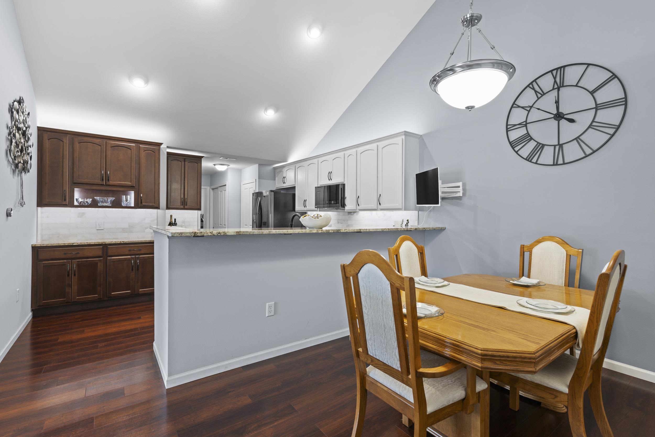 10 Pond View Way