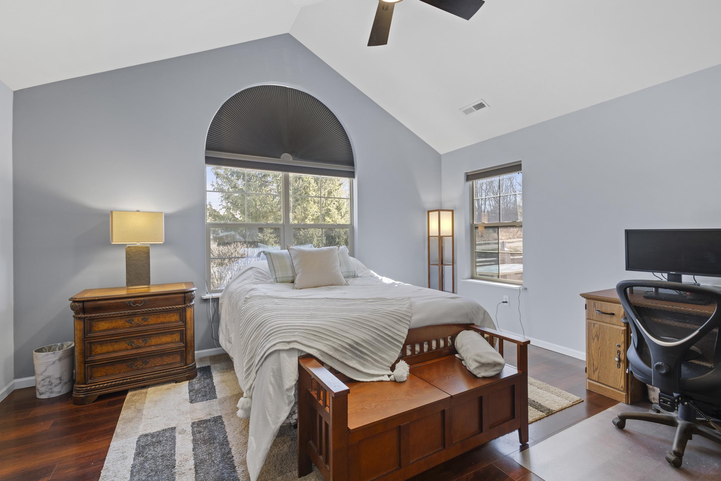 10 Pond View Way