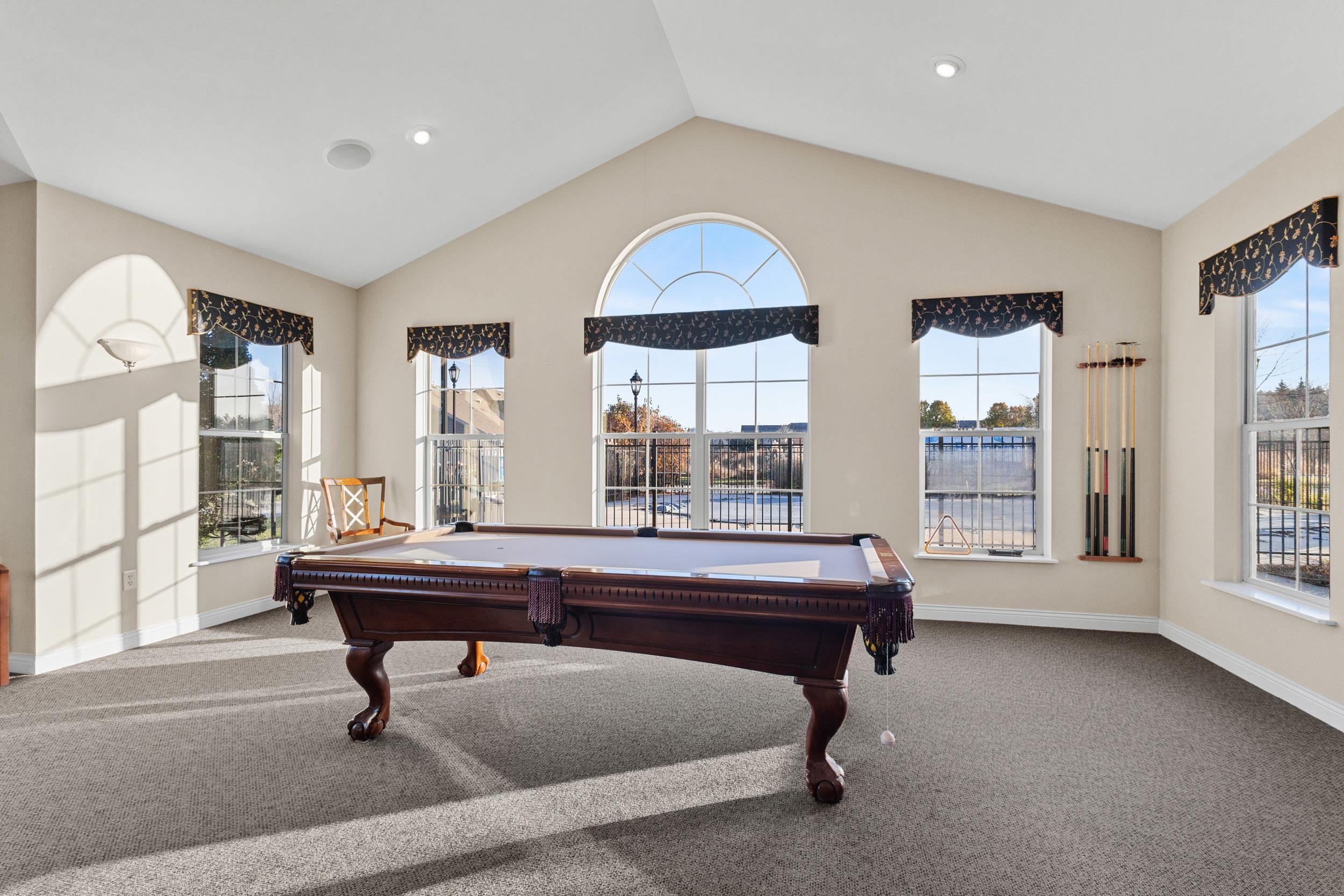 10 Pond View Way