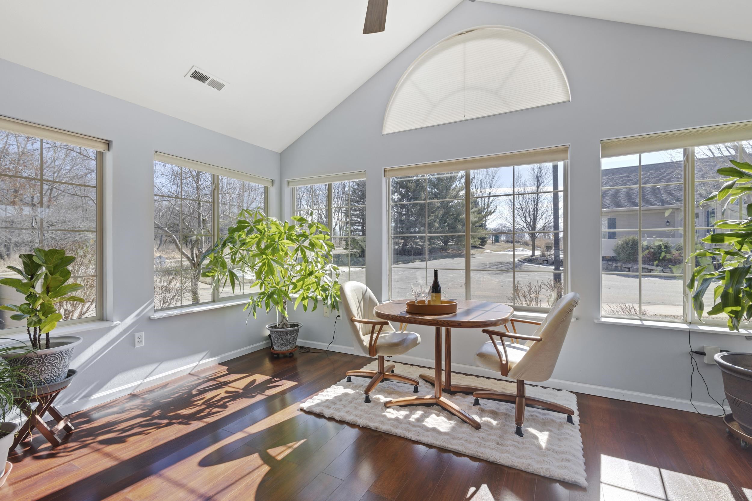 10 Pond View Way