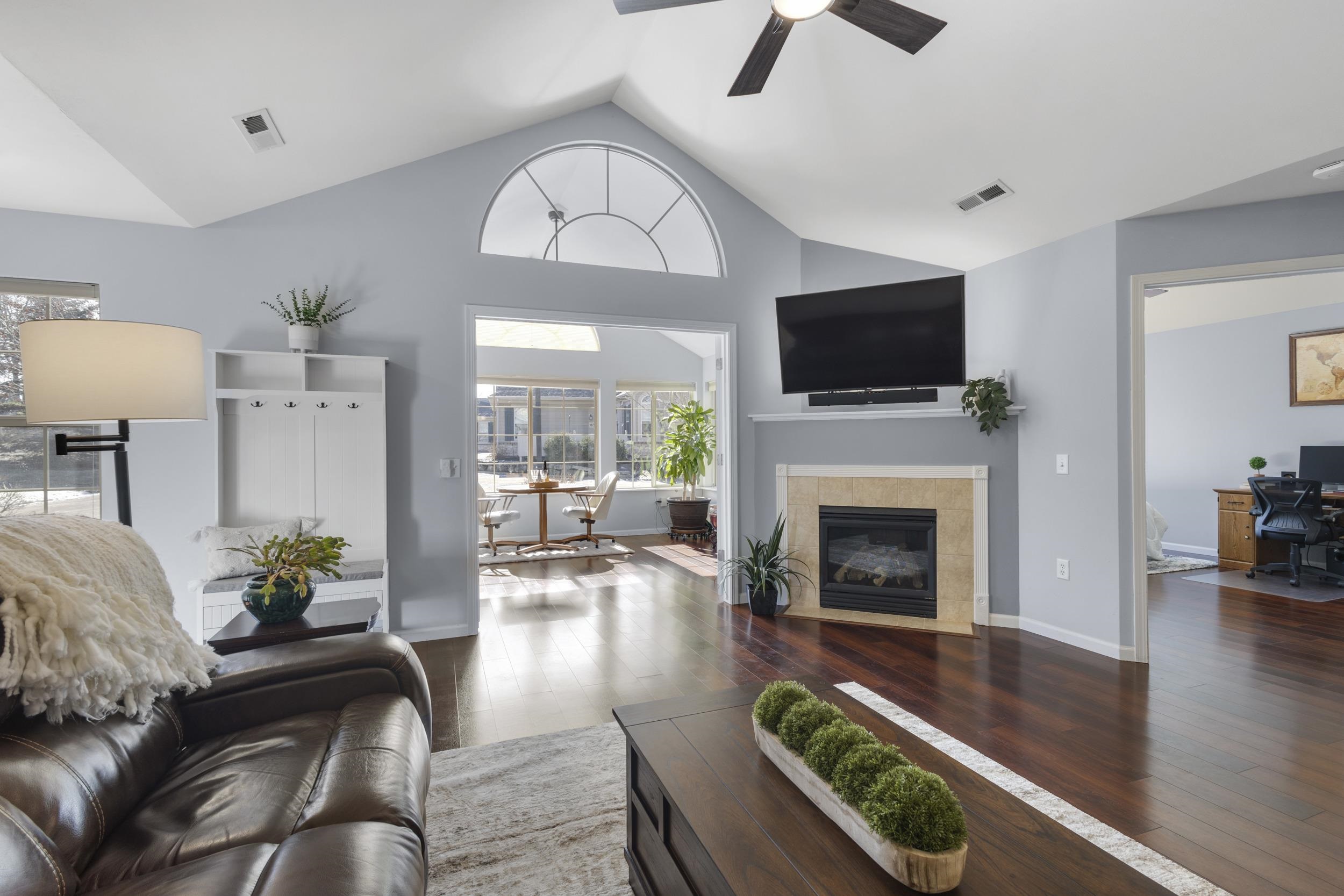10 Pond View Way