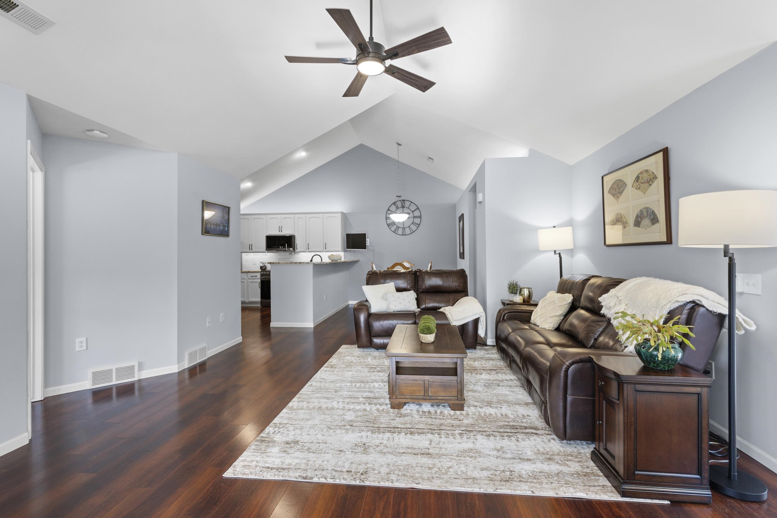 10 Pond View Way