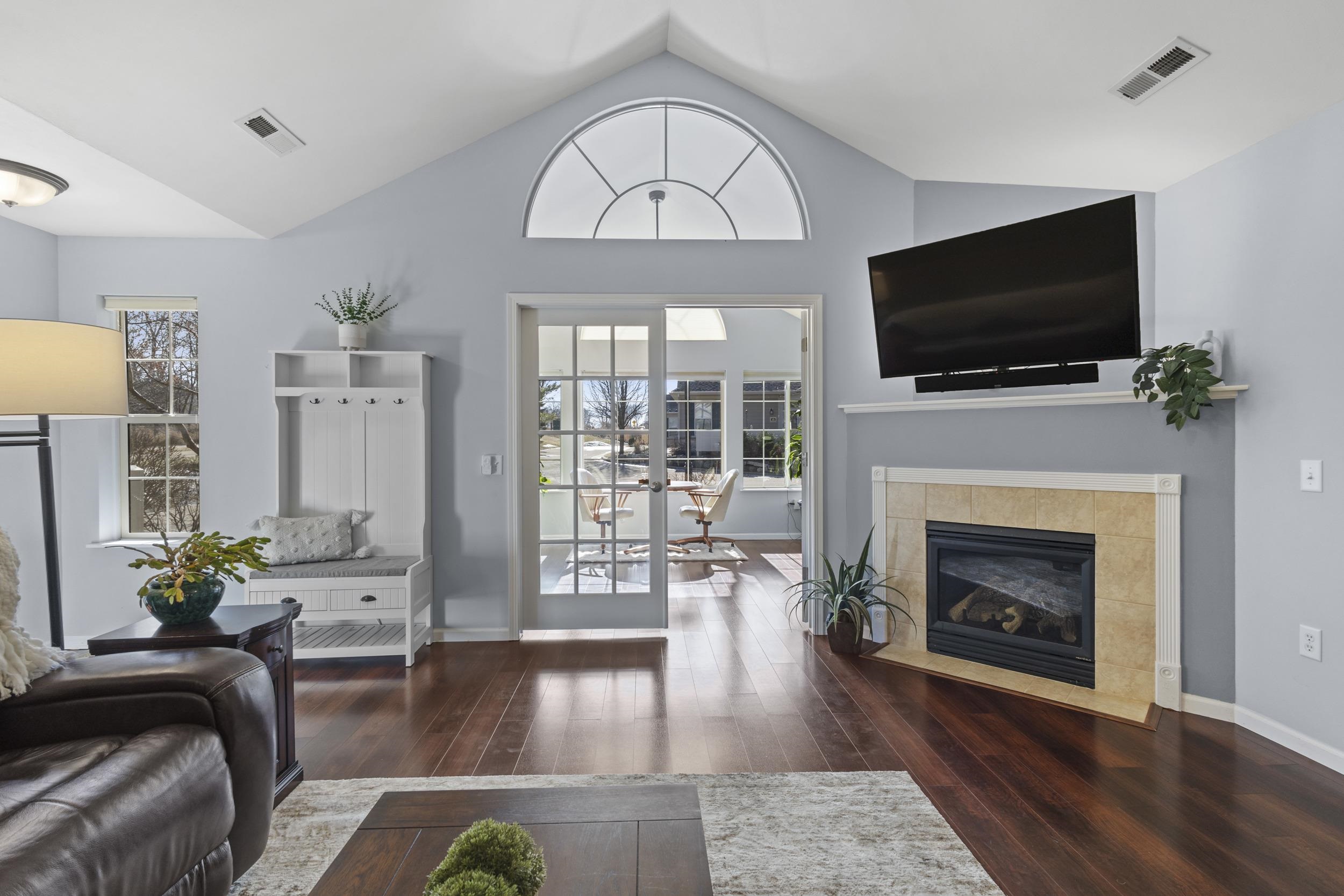 10 Pond View Way