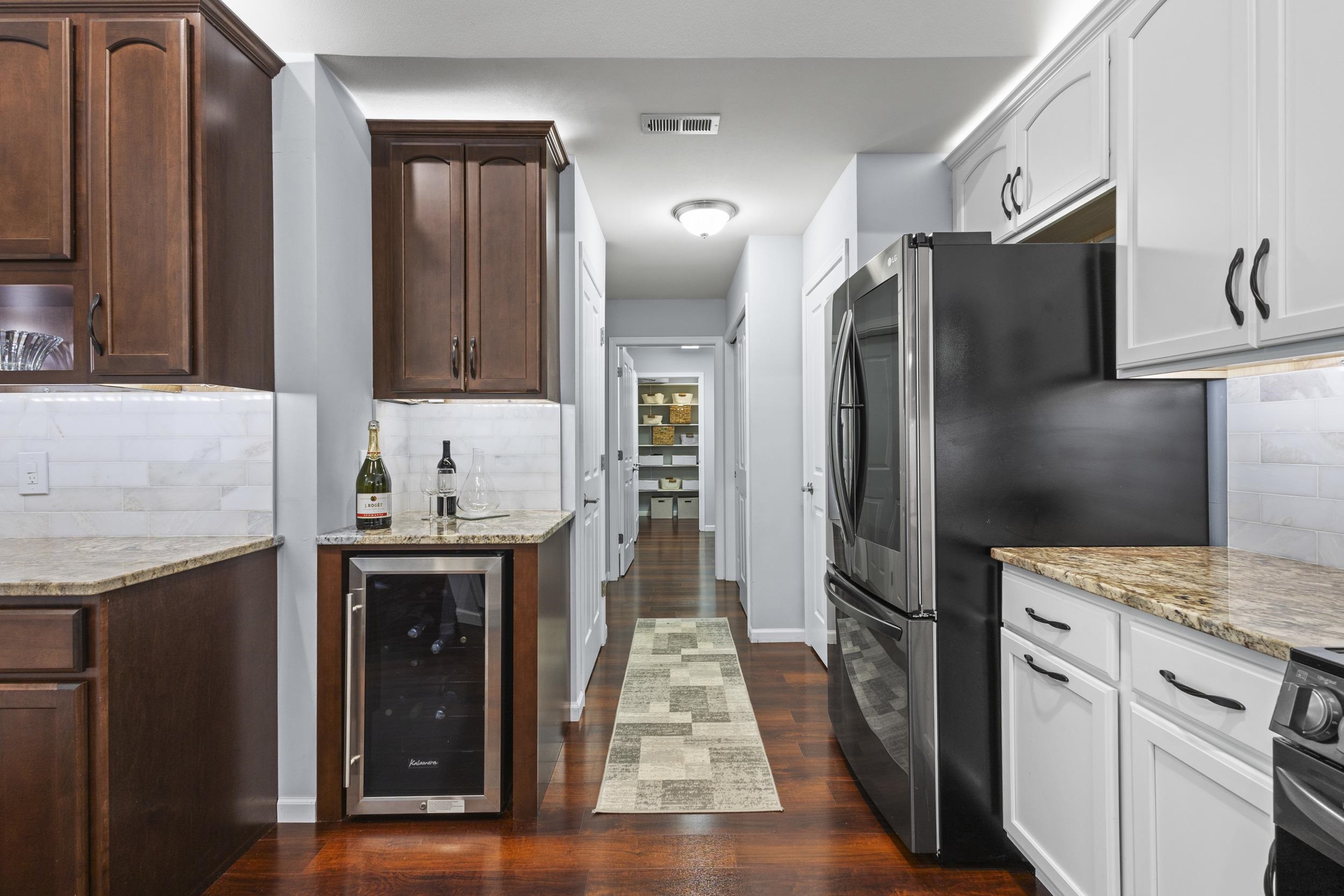 10 Pond View Way