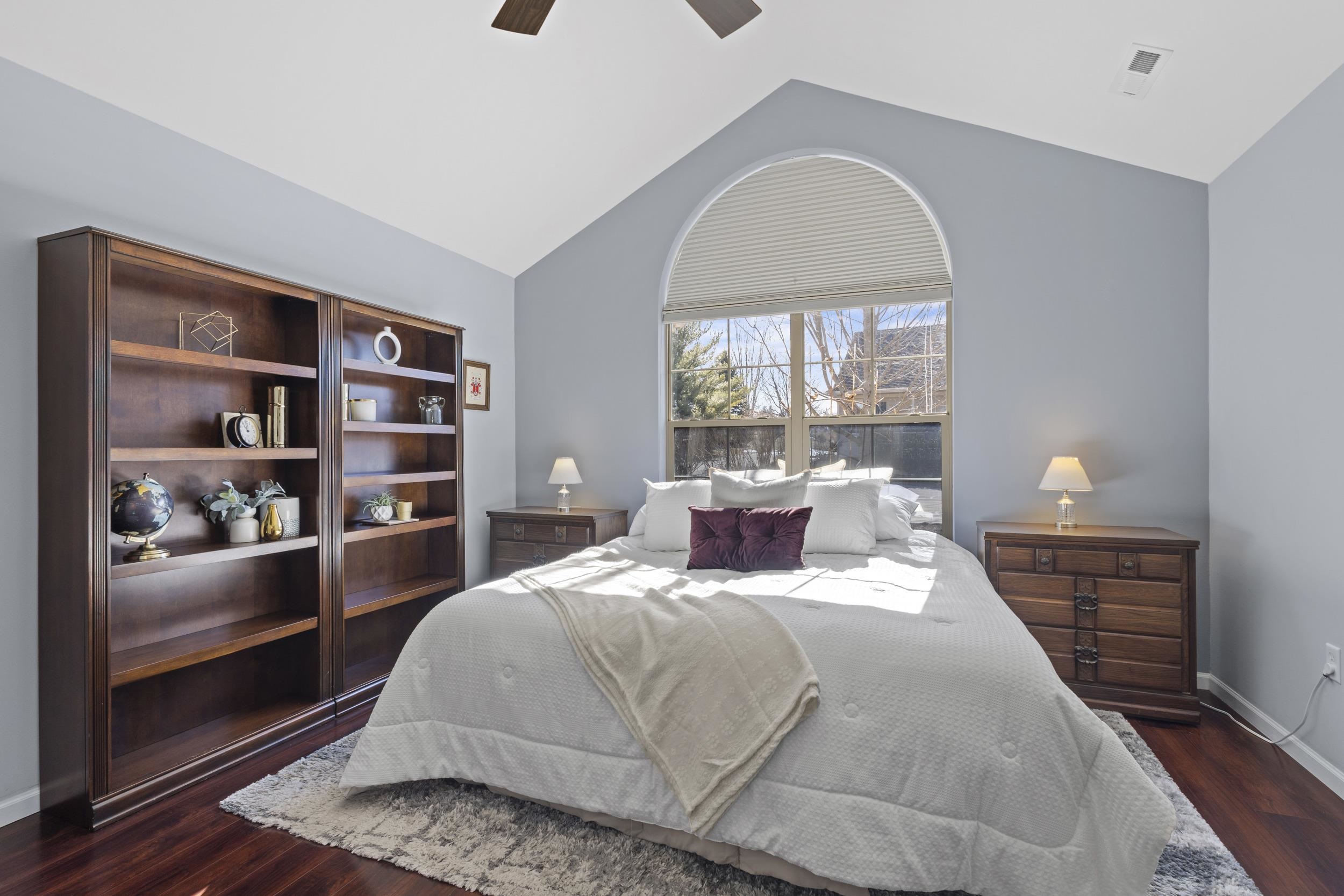 10 Pond View Way