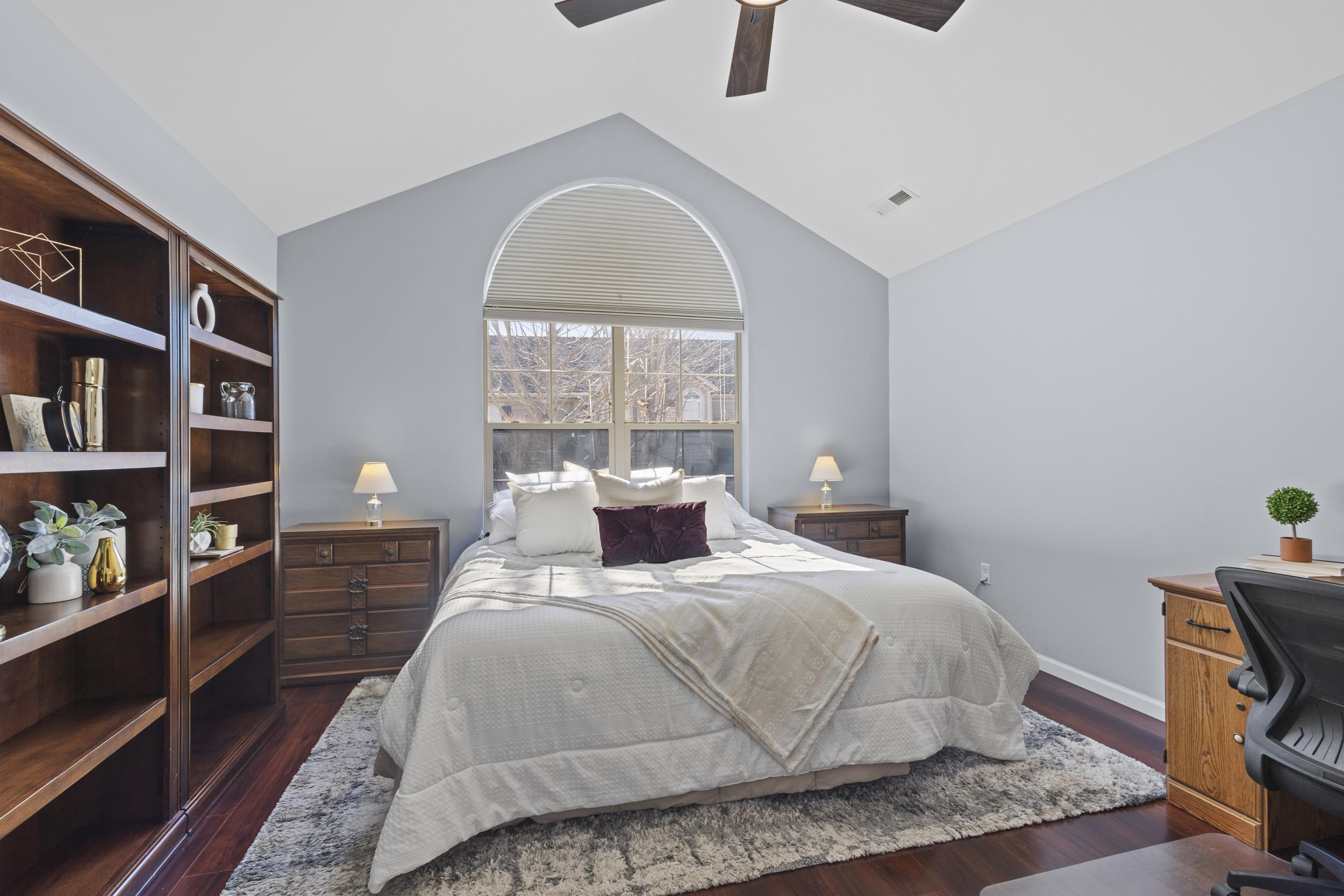 10 Pond View Way
