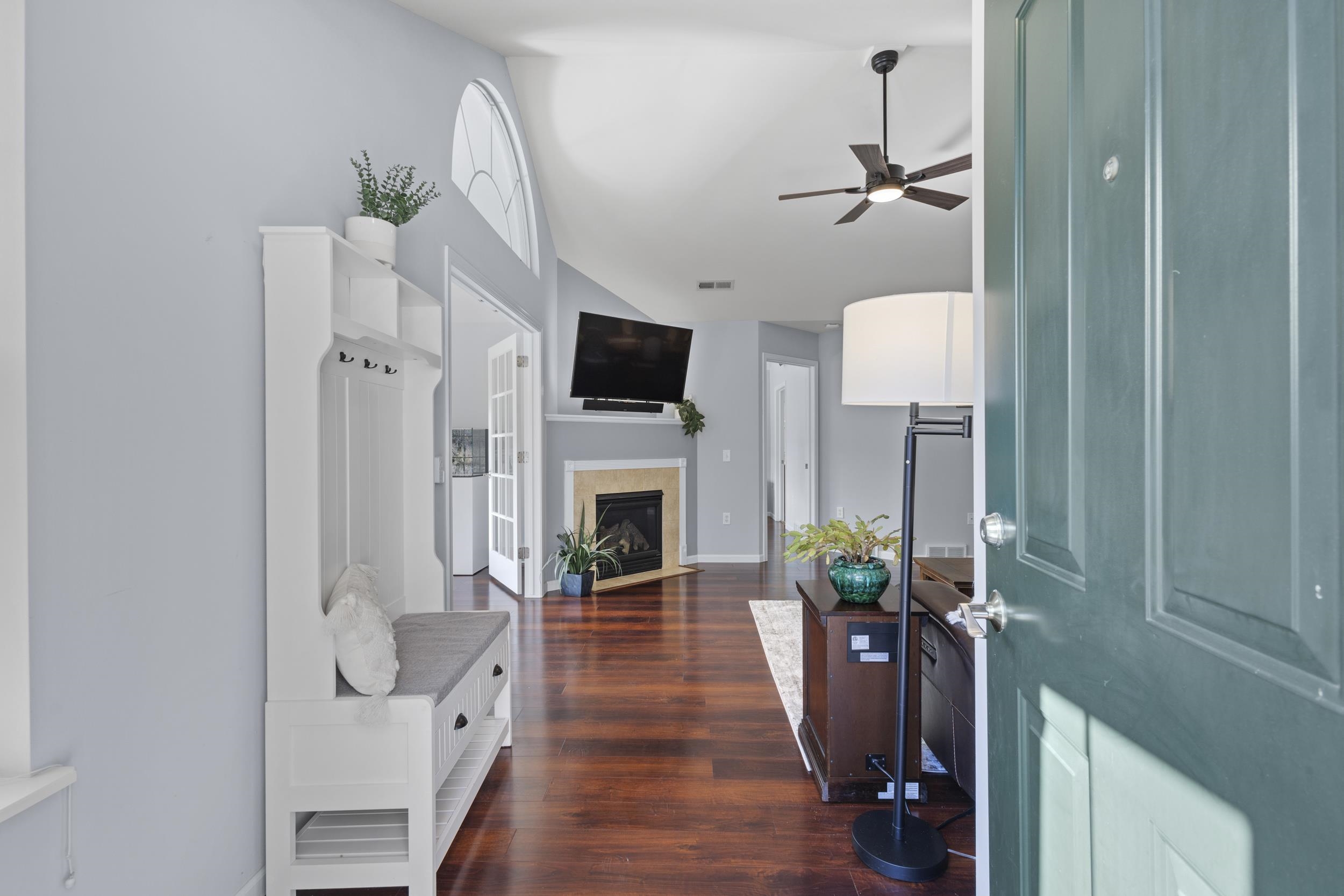 10 Pond View Way
