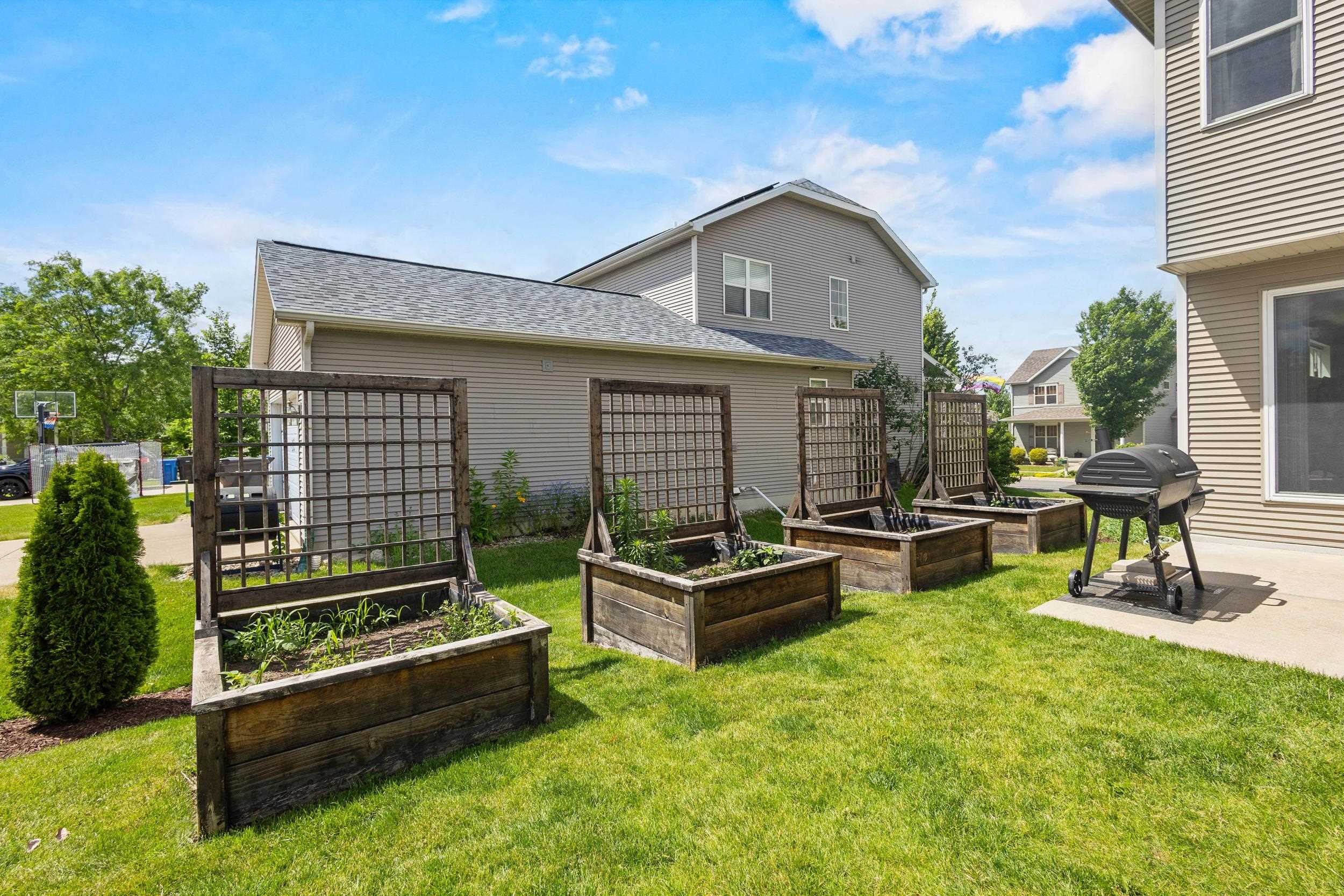 6111 Windmill Way