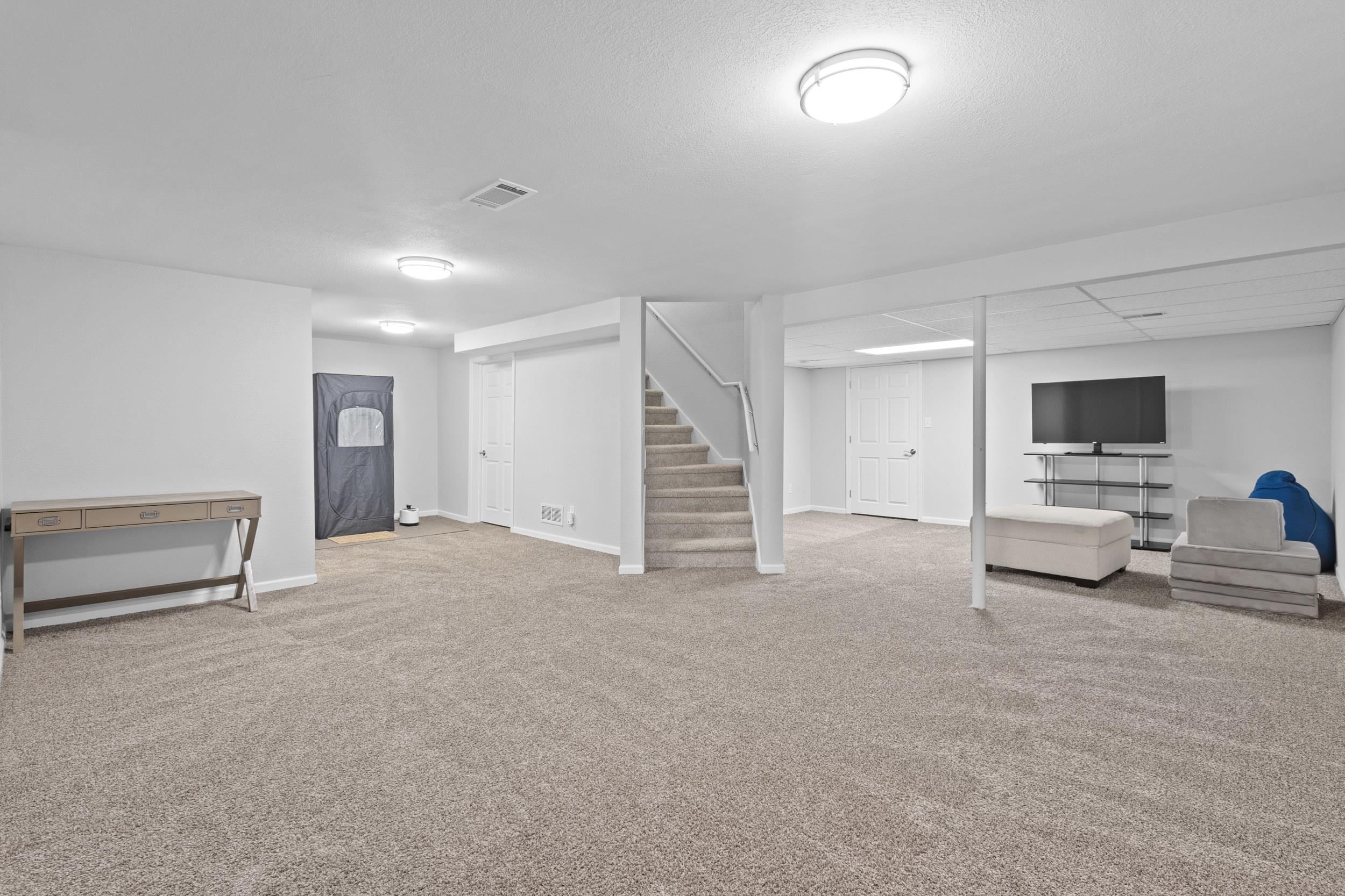 6111 Windmill Way