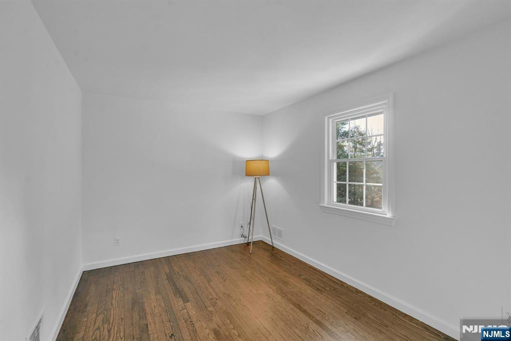 122 Crest Road