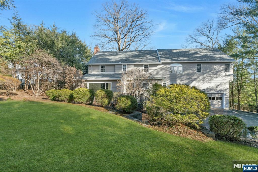 122 Crest Road
