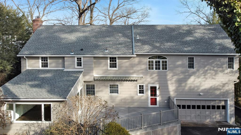 122 Crest Road