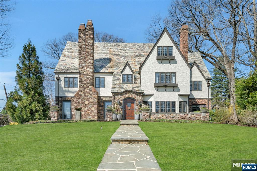 202 Crest Road