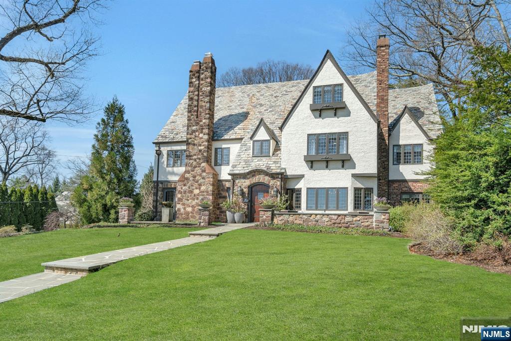 202 Crest Road