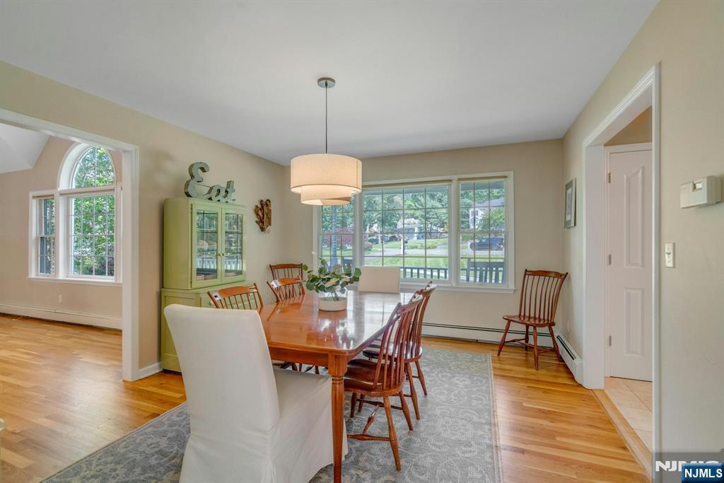 33 Walton Avenue