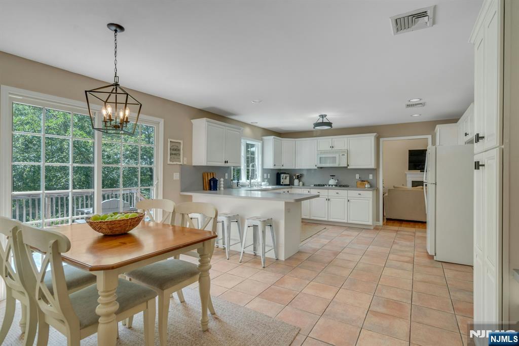 33 Walton Avenue