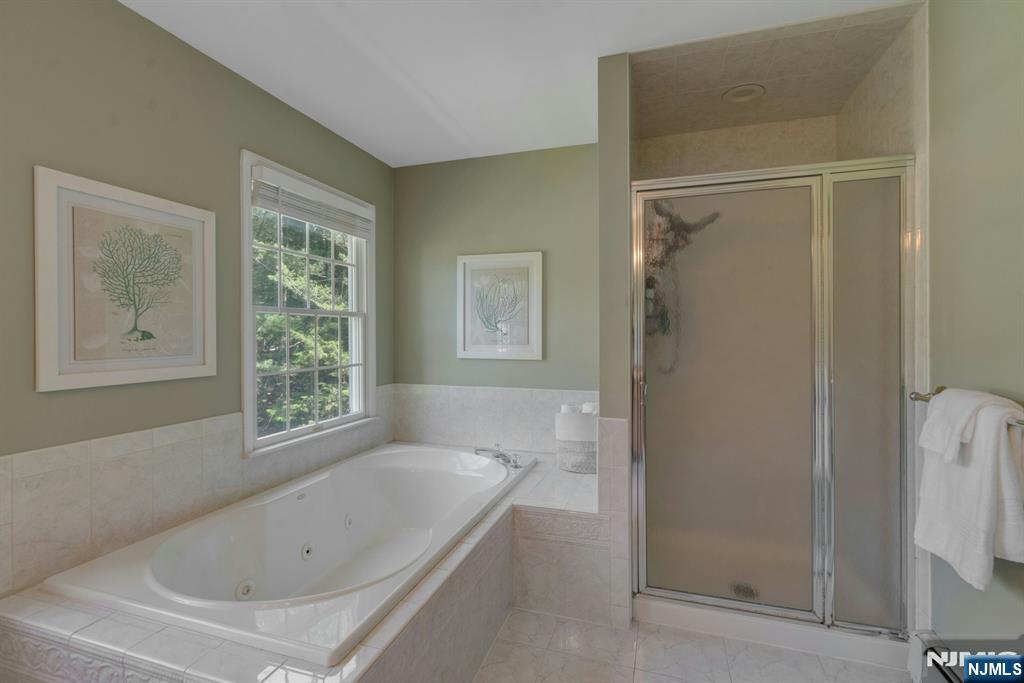 33 Walton Avenue