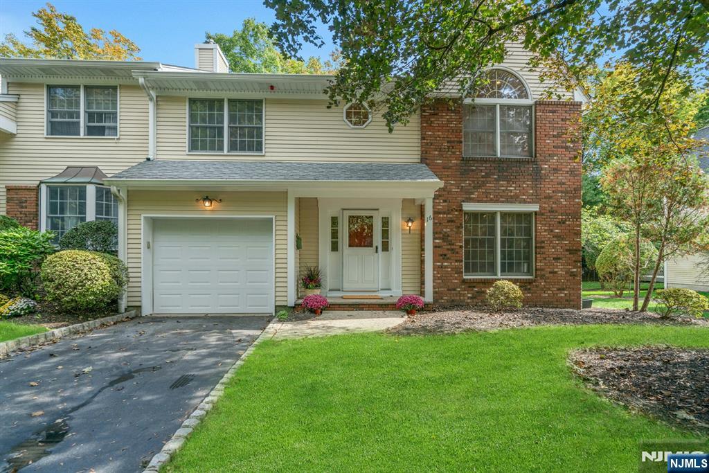 16 Carriage Lane