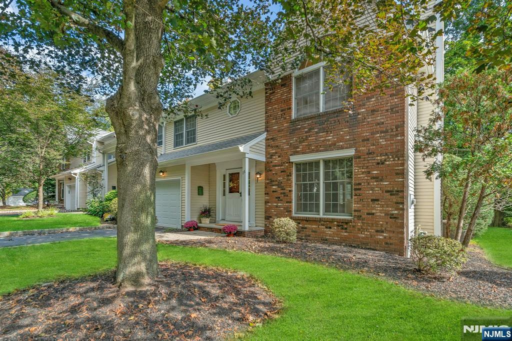 16 Carriage Lane