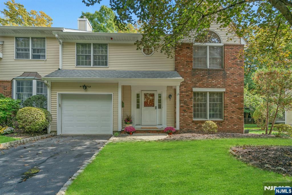 16 Carriage Lane