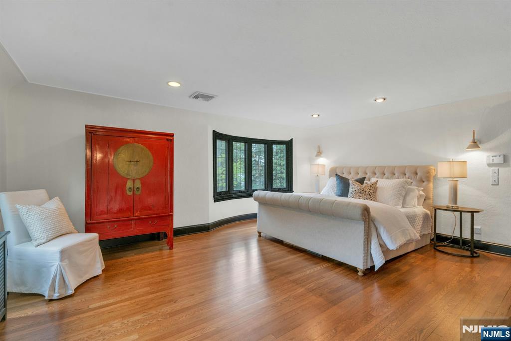 350 Highland Avenue