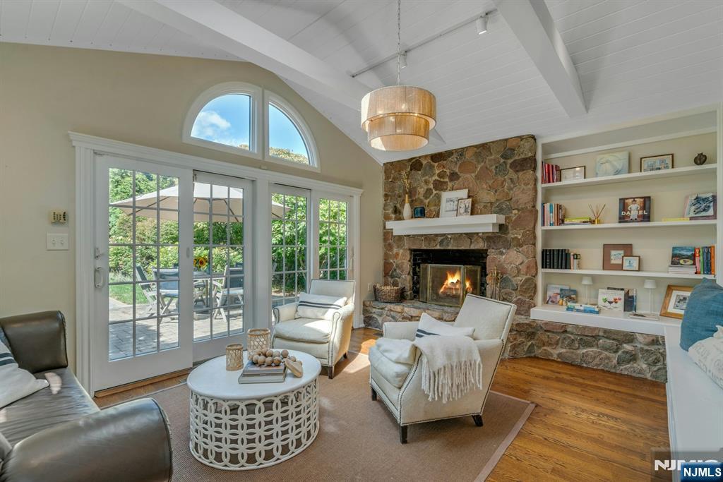 350 Highland Avenue