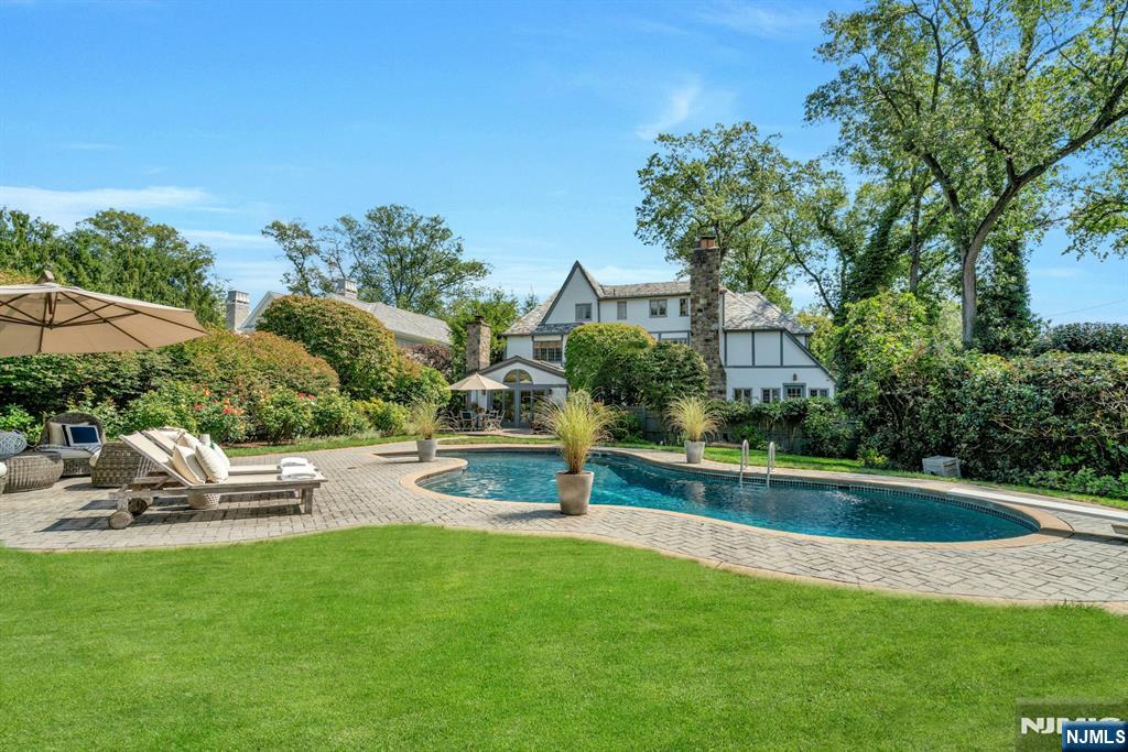 350 Highland Avenue