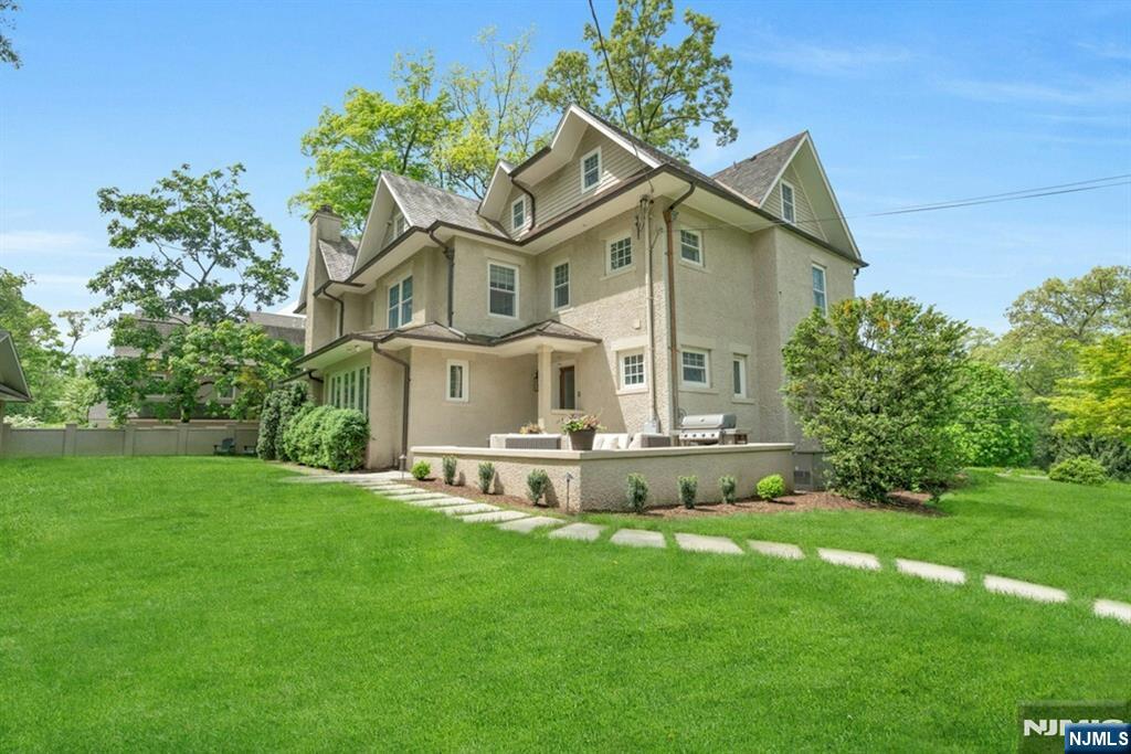 245 Heights Road