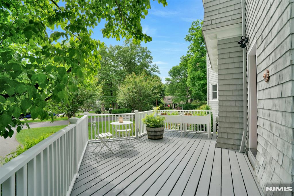 141 End Avenue