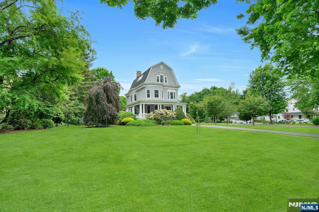 141 End Avenue