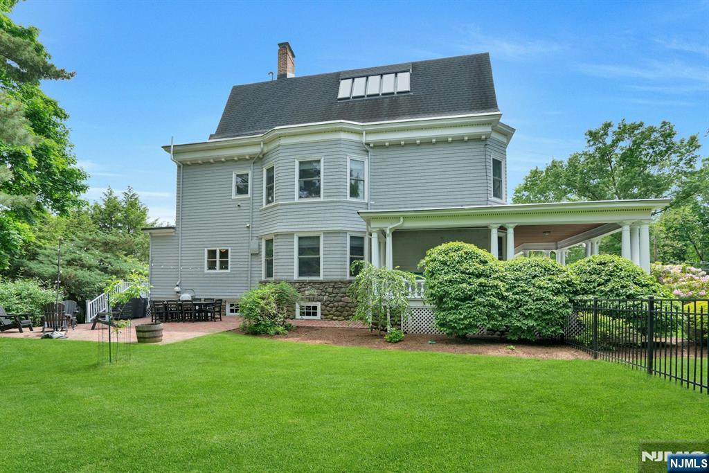 141 End Avenue