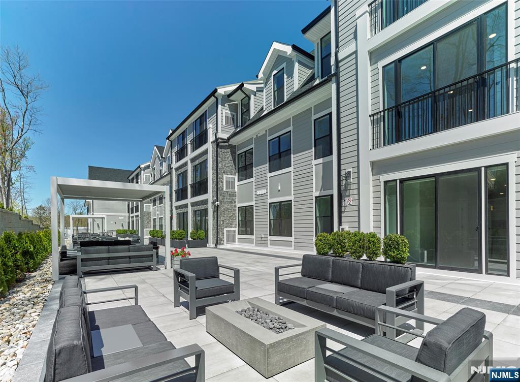 8 Tice Road 215