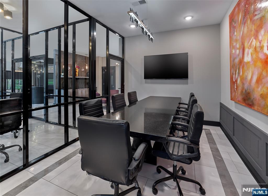 8 Tice Road 302