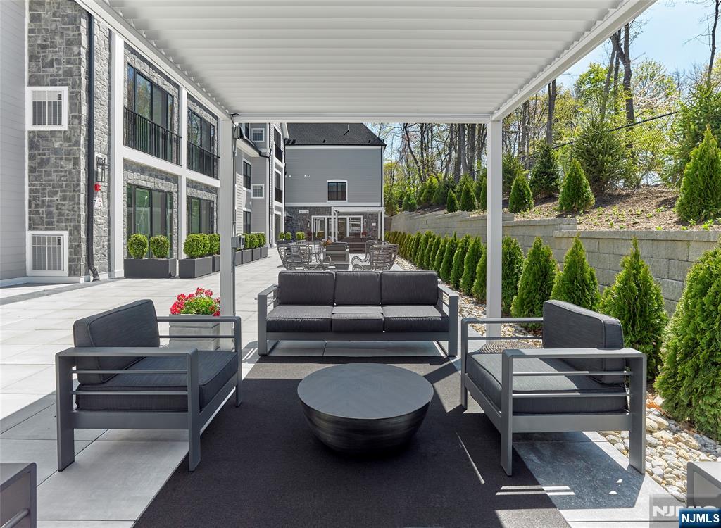 8 Tice Road 302