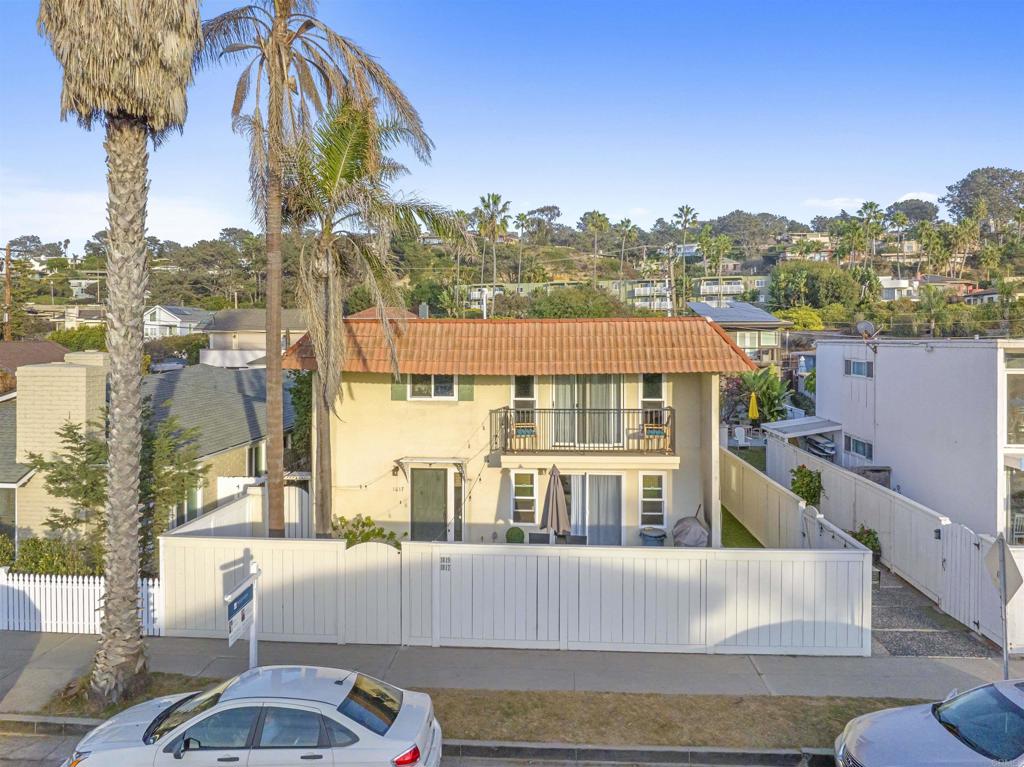 1817 19 Coast Boulevard