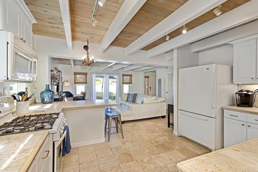 1817 19 Coast Boulevard